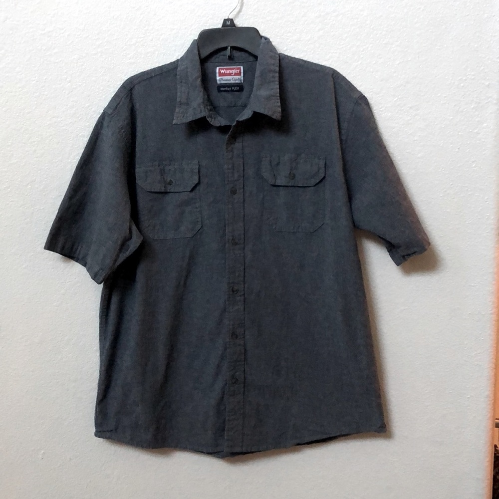 Wrangler comfort flex denim buttom down shirt